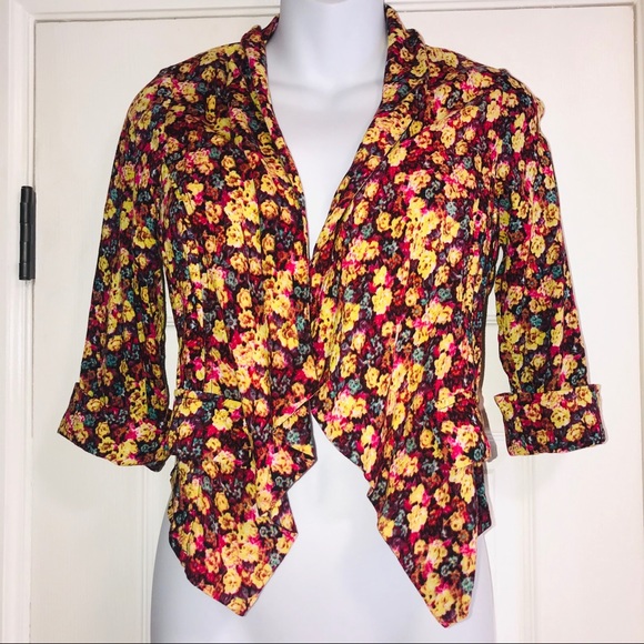 MATERIAL GIRL Fun Floral Shrug- Juniors Small - Picture 3 of 6